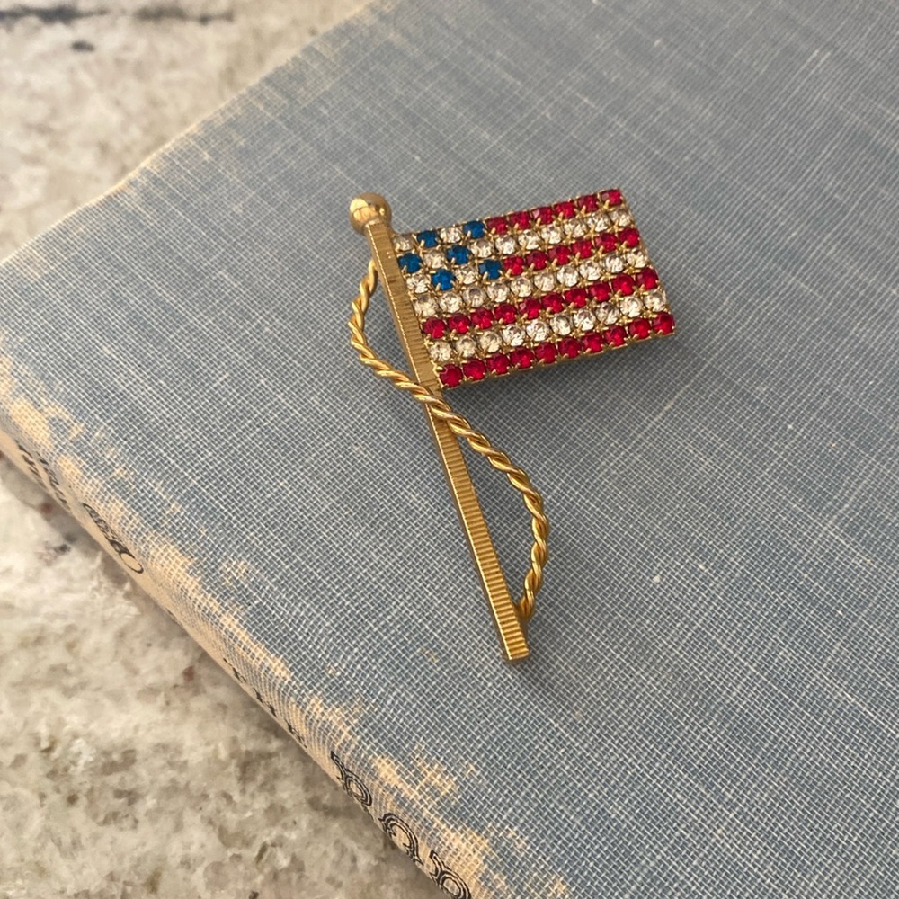 Vintage American Flag rhinestone pin
